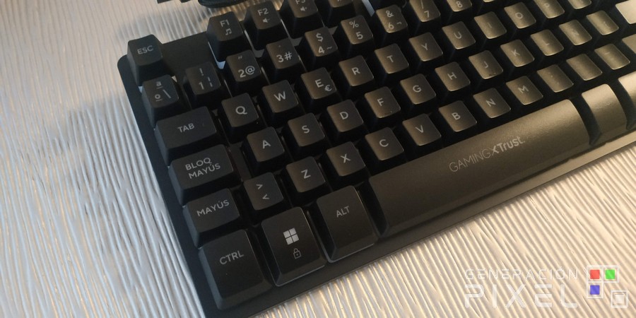 Análisis del Teclado Trust GXT 833 Thado