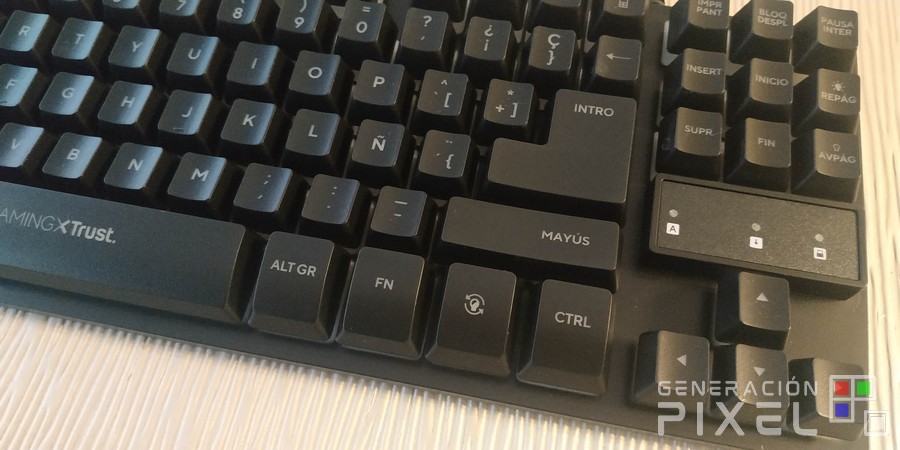 Análisis del Teclado Trust GXT 833 Thado